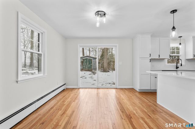 7 Dogwood Court, Branford, CT 06405