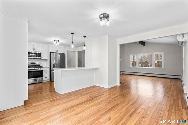 7 Dogwood Court, Branford, CT 06405