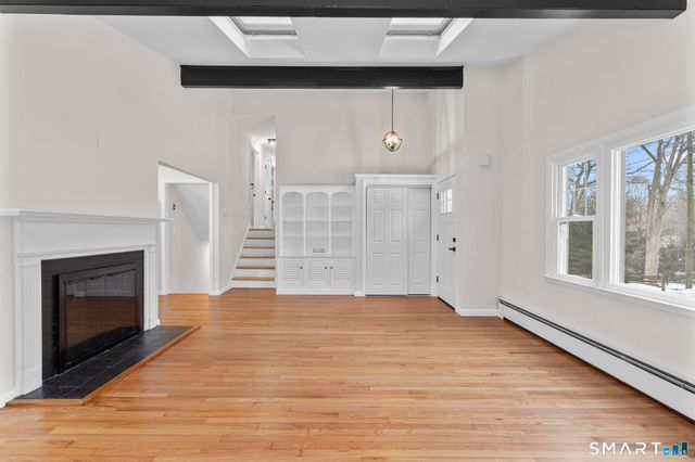 7 Dogwood Court, Branford, CT 06405