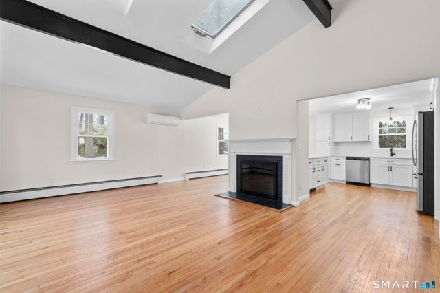 7 Dogwood Court, Branford, CT 06405