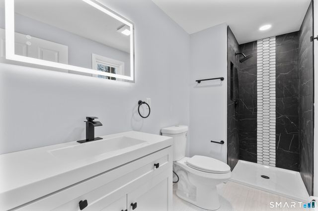 7 Dogwood Court, Branford, CT 06405