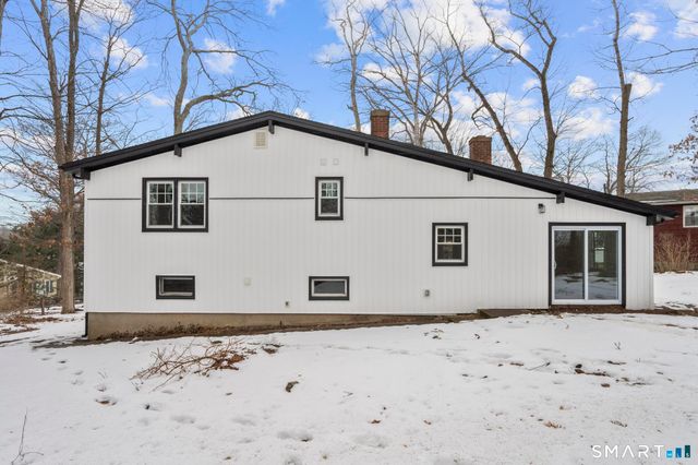 7 Dogwood Court, Branford, CT 06405