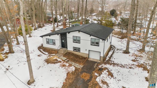 7 Dogwood Court, Branford, CT 06405