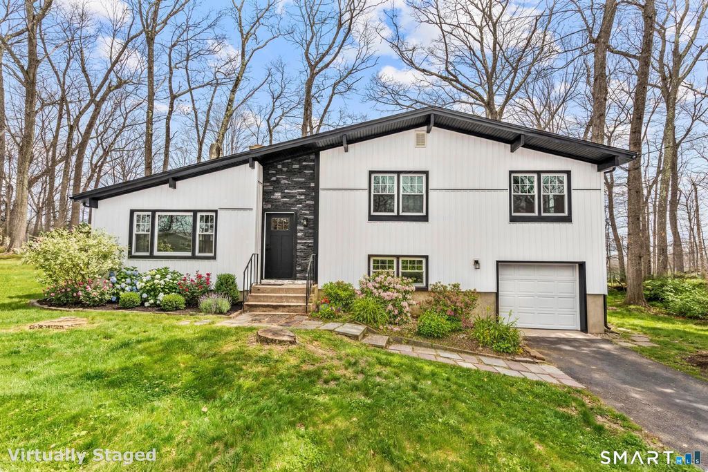 7 Dogwood Court, Branford, CT 06405