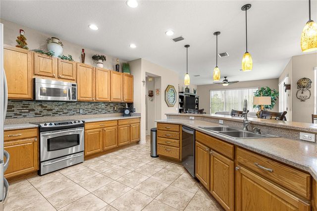 9687 SE 137TH STREET ROAD, Summerfield, FL 34491