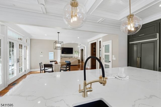 6 Stonehedge Ct, Warren Twp., NJ 07059