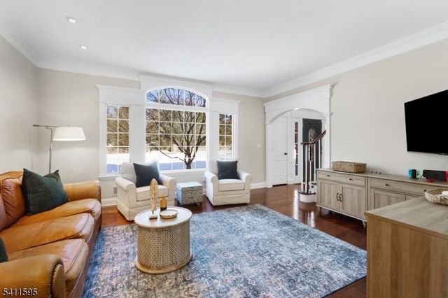 6 Stonehedge Ct, Warren Twp., NJ 07059