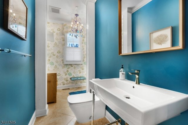 6 Stonehedge Ct, Warren Twp., NJ 07059