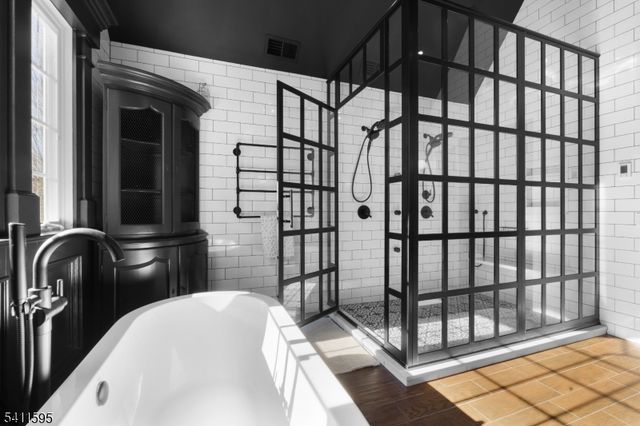 6 Stonehedge Ct, Warren Twp., NJ 07059