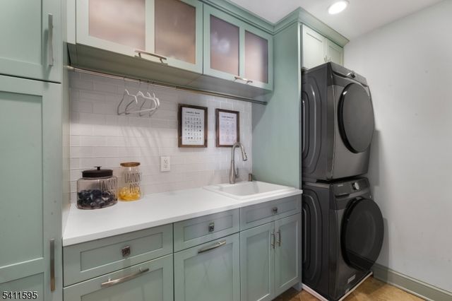 6 Stonehedge Ct, Warren Twp., NJ 07059