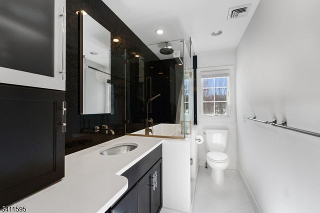 6 Stonehedge Ct, Warren Twp., NJ 07059