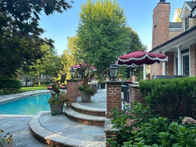 6 Stonehedge Ct, Warren Twp., NJ 07059