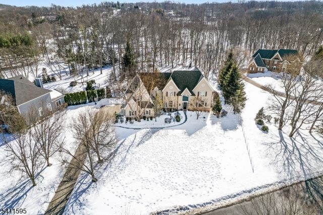 6 Stonehedge Ct, Warren Twp., NJ 07059