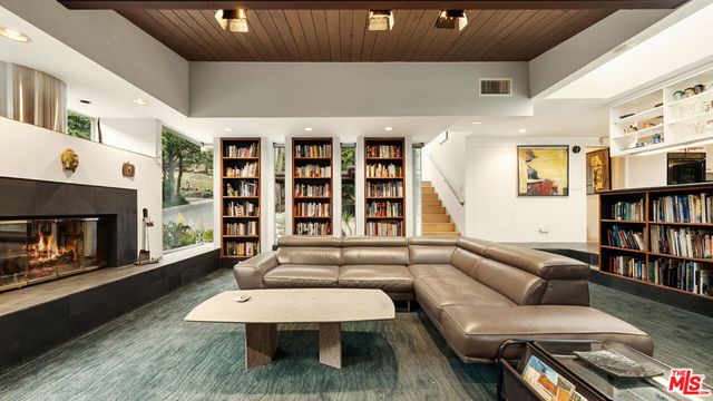 13044 Sky Valley Road, Los Angeles, CA 90049