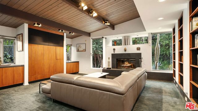 13044 Sky Valley Road, Los Angeles, CA 90049