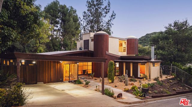 13044 Sky Valley Road, Los Angeles, CA 90049