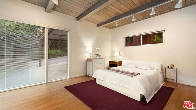 13044 Sky Valley Road, Los Angeles, CA 90049