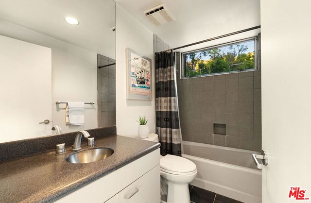 13044 Sky Valley Road, Los Angeles, CA 90049