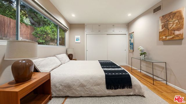 13044 Sky Valley Road, Los Angeles, CA 90049