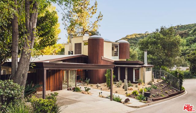 13044 Sky Valley Road, Los Angeles, CA 90049