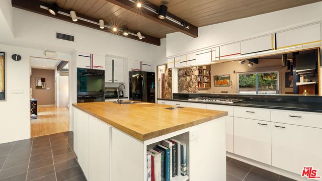 13044 Sky Valley Road, Los Angeles, CA 90049