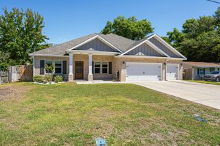 35 NW Highland Drive, Fort Walton Beach, FL 32548