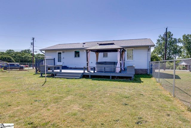 2 Wilson Avenue, Liberty, SC 29657