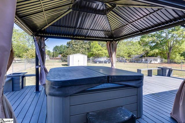 2 Wilson Avenue, Liberty, SC 29657