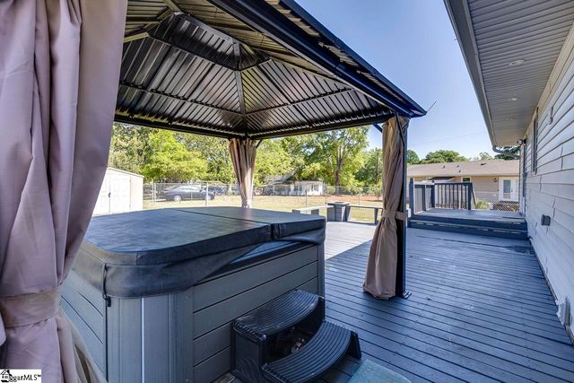 2 Wilson Avenue, Liberty, SC 29657
