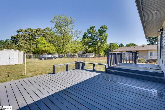2 Wilson Avenue, Liberty, SC 29657