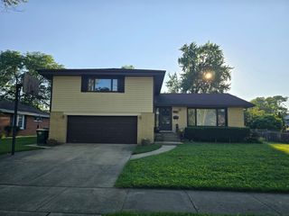 14 N Forrest Avenue, Arlington Heights, IL 60004