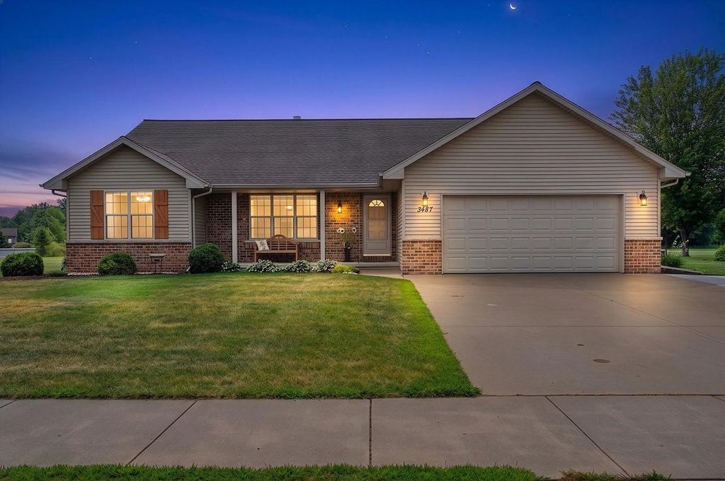 3487 CHATSWORTH DRIVE, Green Bay, WI 54313