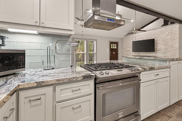 717 W 30th Street, Houston, TX 77018