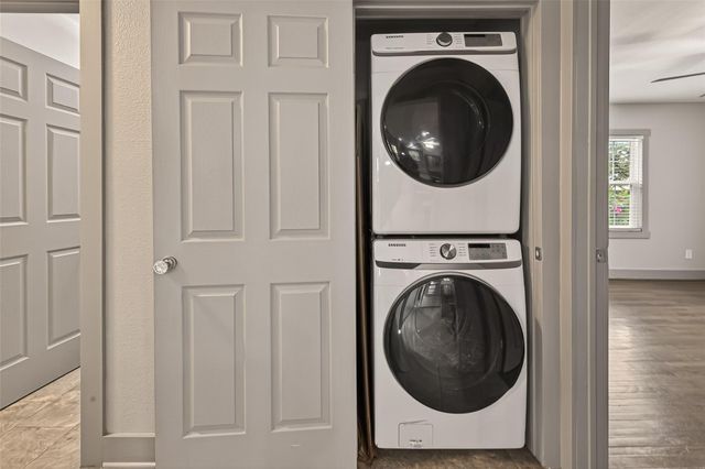 717 W 30th Street, Houston, TX 77018