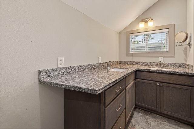 717 W 30th Street, Houston, TX 77018