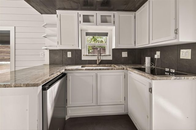 717 W 30th Street, Houston, TX 77018