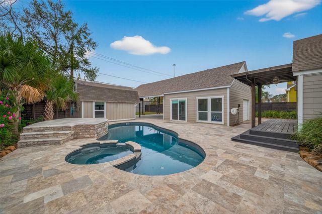 717 W 30th Street, Houston, TX 77018