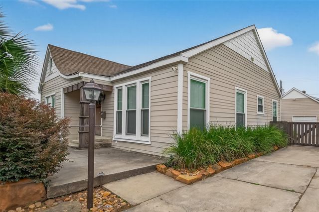 717 W 30th Street, Houston, TX 77018