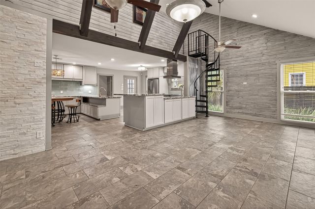 717 W 30th Street, Houston, TX 77018