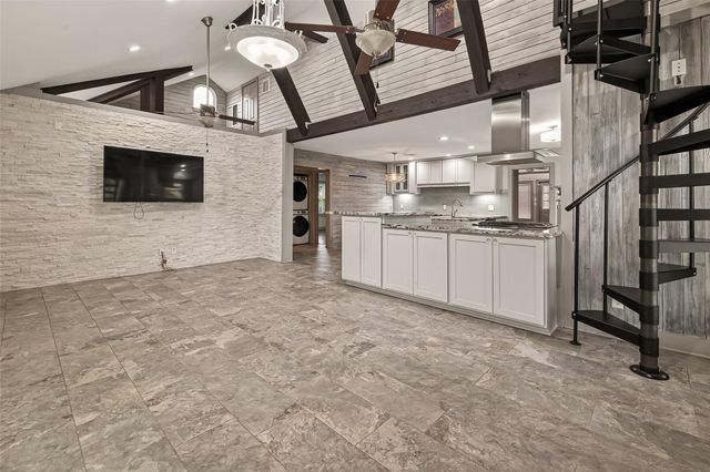 717 W 30th Street, Houston, TX 77018