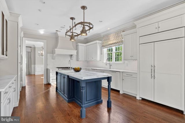 1935 FOXVIEW CIR NW, Washington, DC 20007