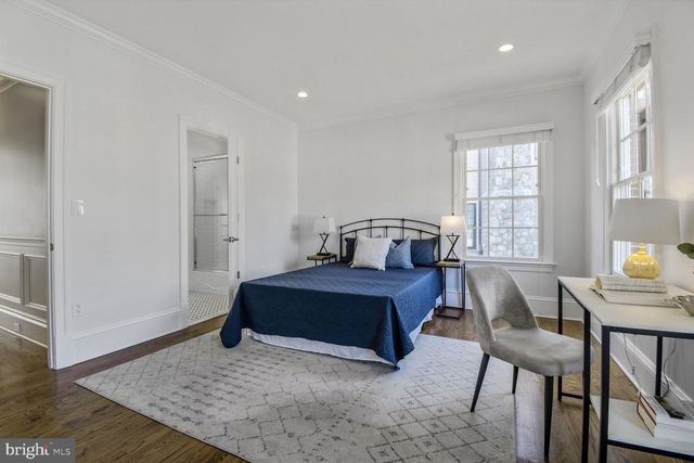 1935 FOXVIEW CIR NW, Washington, DC 20007