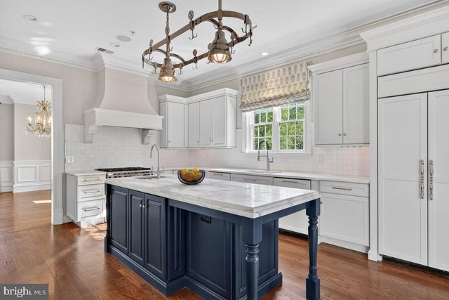 1935 FOXVIEW CIR NW, Washington, DC 20007
