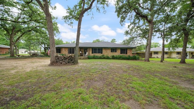 313 Shadywood Lane, Seagoville, TX 75159