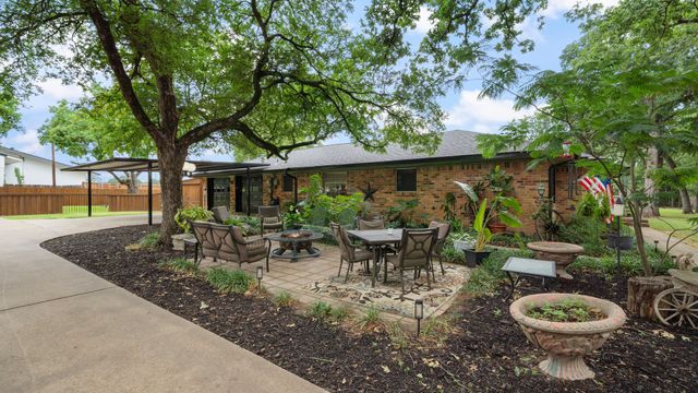 313 Shadywood Lane, Seagoville, TX 75159