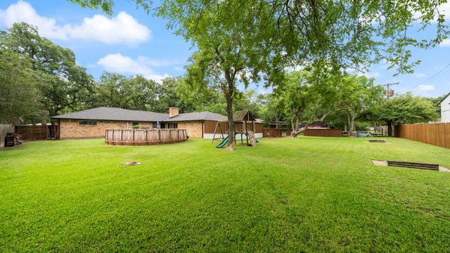 313 Shadywood Lane, Seagoville, TX 75159
