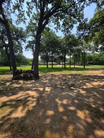 313 Shadywood Lane, Seagoville, TX 75159