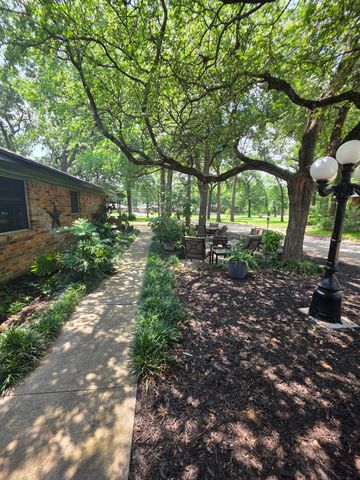 313 Shadywood Lane, Seagoville, TX 75159