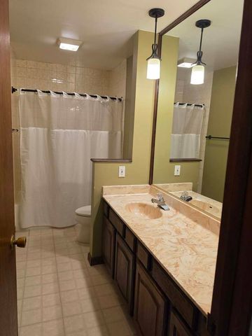 7618 Catalpa Drive, Wonder Lake, IL 60097