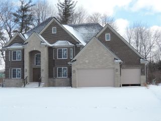 56350 Willow Creek Boulevard, Shelby Twp, MI 48316